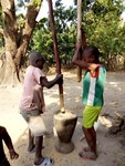 hand rice milling